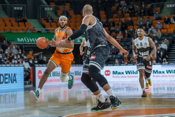 10个篮板 10个篮板